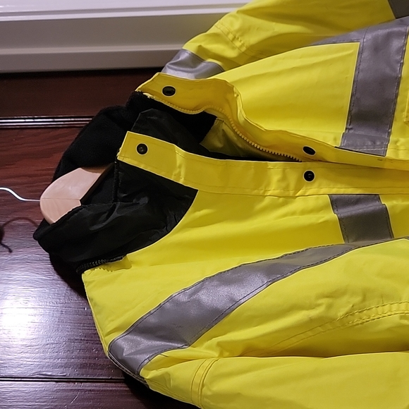 OccuNomix Premium Insulated Cold Weather Parka - Picture 2 of 16